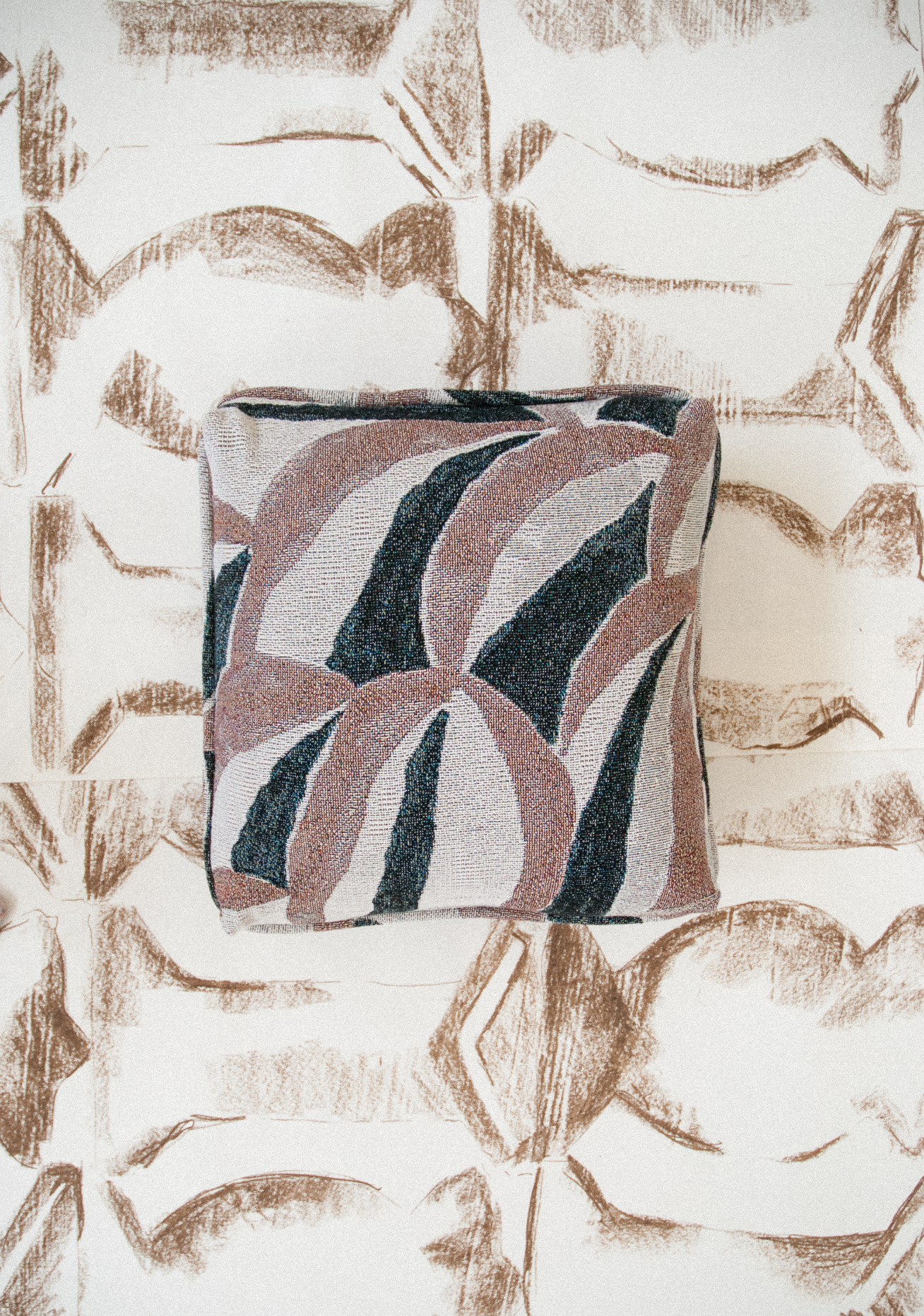 Noto Cushion - Crescent