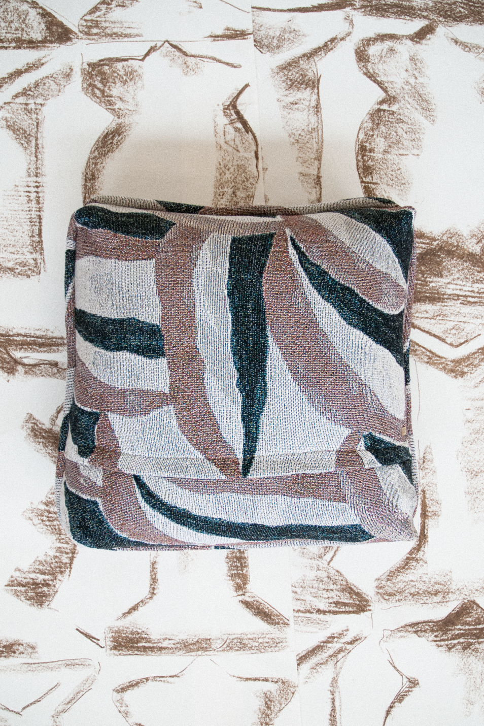 Noto Cushion - Crescent