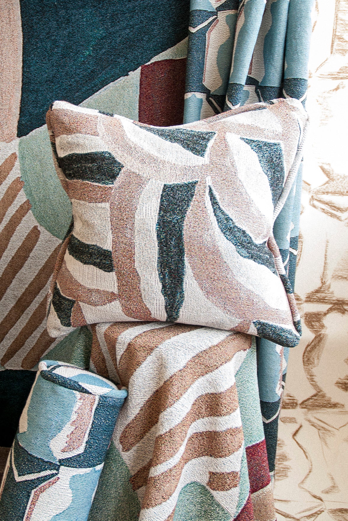 Noto Cushion - Crescent